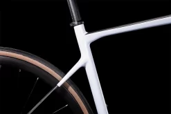 Cube Attain GTC Race Frostwhite´n´carbon Road Bike Aluminium | Bike-Discount 7 Cube Attain GTC Race Frostwhite´n´carbon Road Bike Aluminium | Bike-Discount -Cube Bicycle 577200 D2 1280x1280