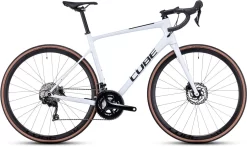 Cube Attain GTC Race Flashwhite´n´black Road Bike Carbon | Bike-Discount